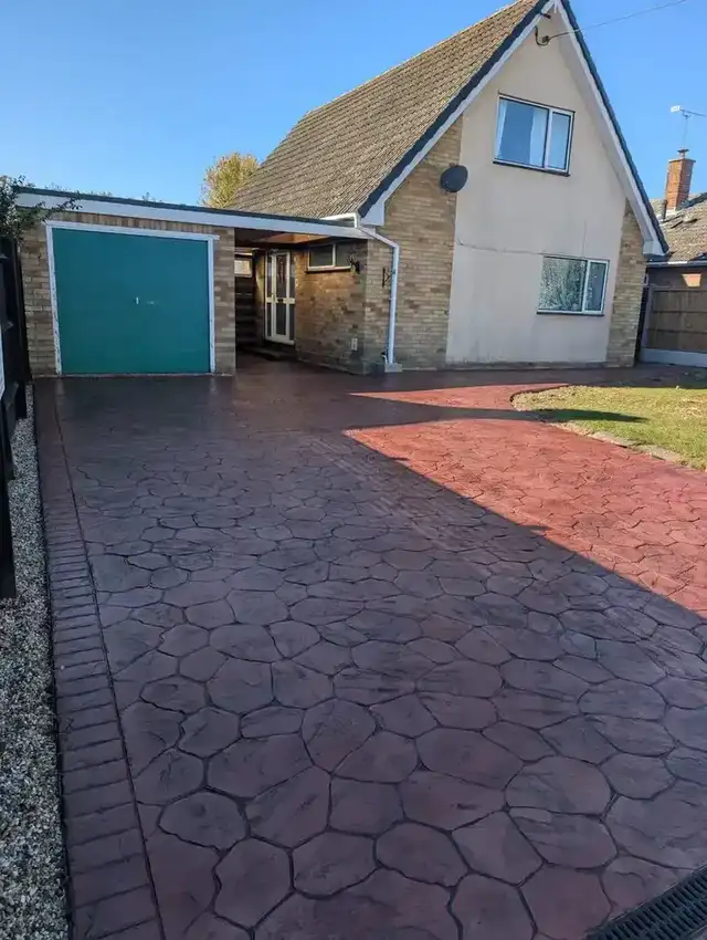 Decorative concrete driveway installers