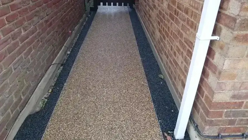 Resin bound driveway installation